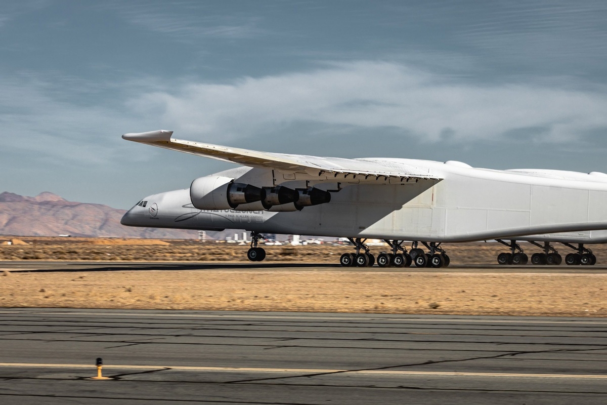 The Roc The World S Widest Plane Successfully Completes Second Test