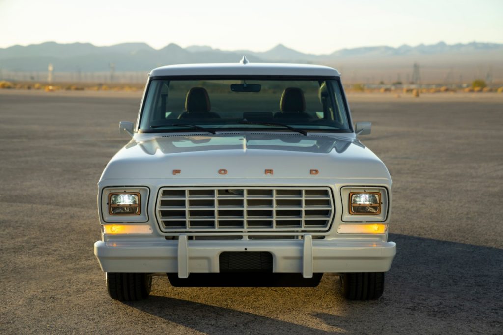 All-electric Ford F-100 Eluminator concept truck_02