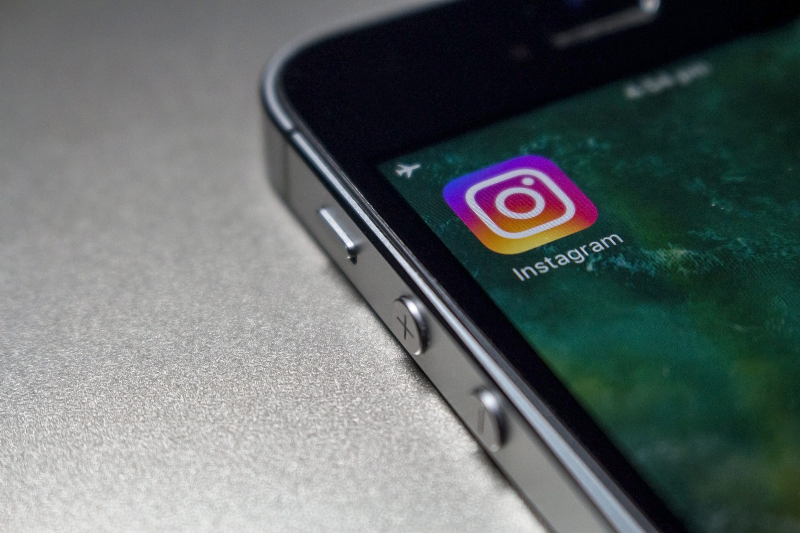 Instagram Introduces Two New Features, Favourites And Following For Feed  Control - Stuff South Africa
