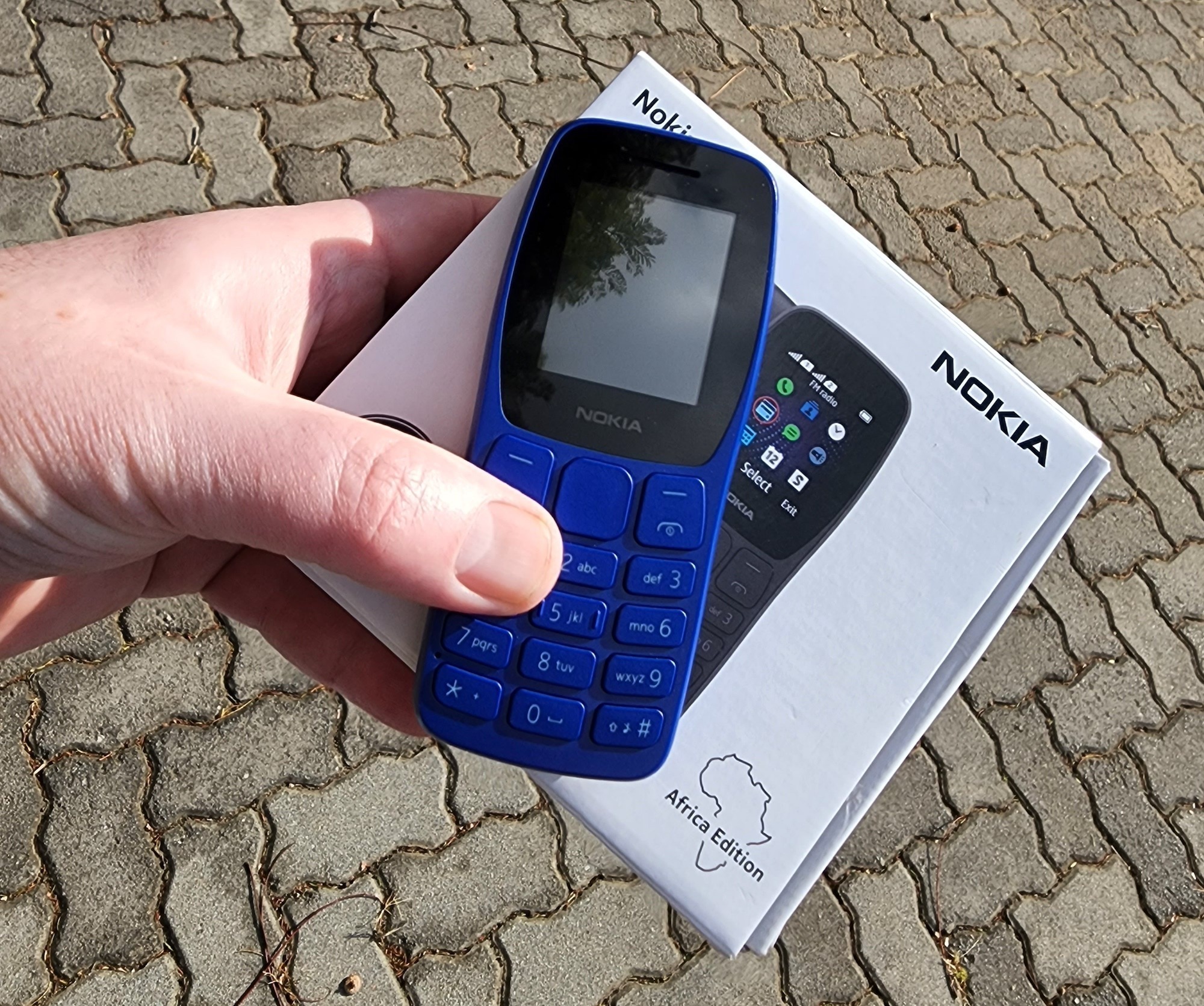 I am done with Smartphones!  Nokia 105 Africa Edition Unboxing and Review  