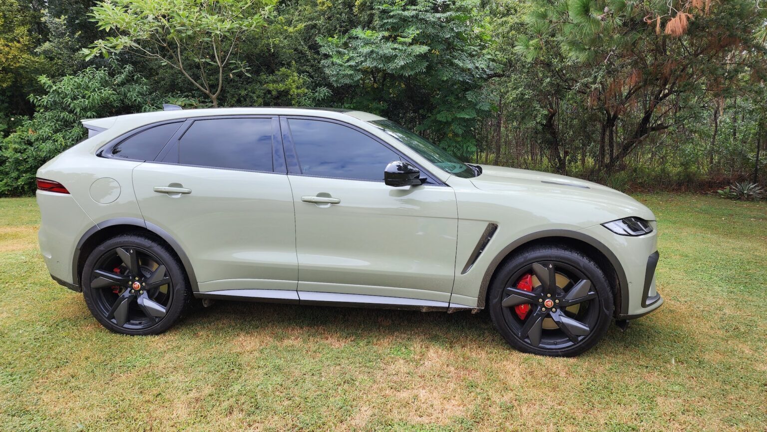 Jaguar F-Pace SVR 1