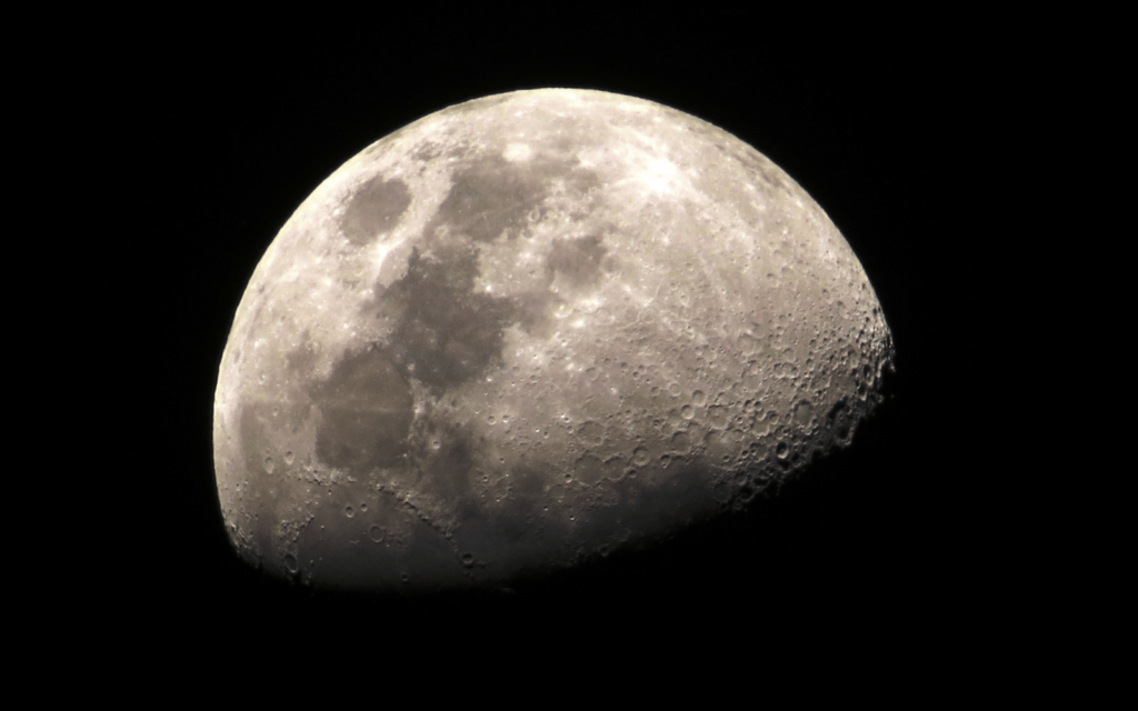 Crescent Space lunar