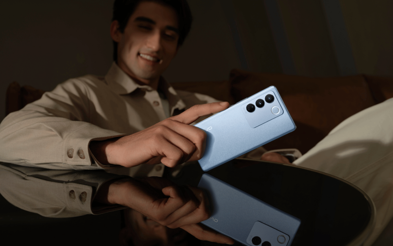 Vivo is bringing its camera-heavy V27 5G and V27e smartphones to South Africa V27 5G Main