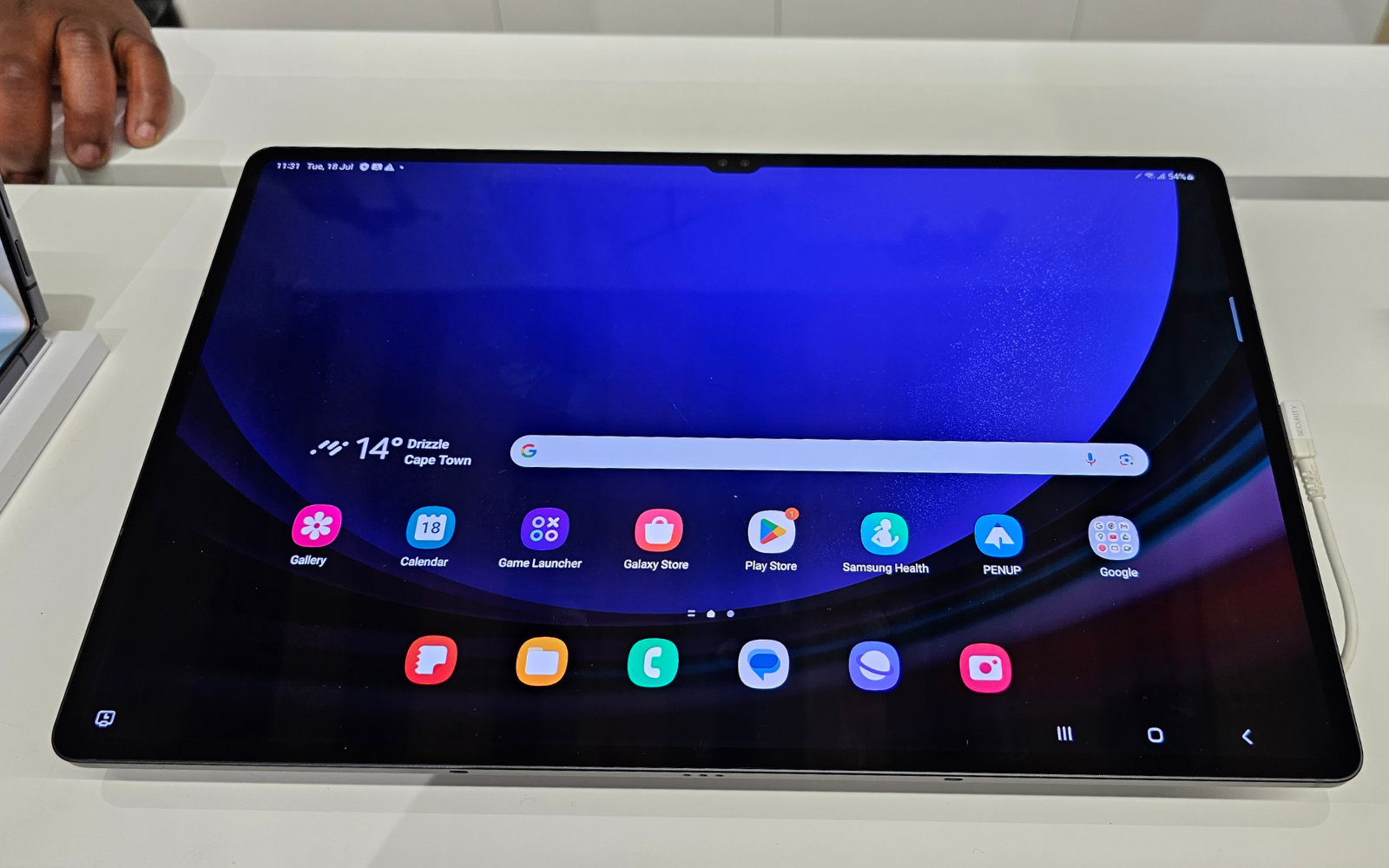 Samsung Tab S9 Ultra Hands-on: A Tablet Bigger Than Most Laptops