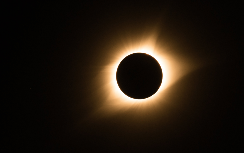Eclipse image (astro)
