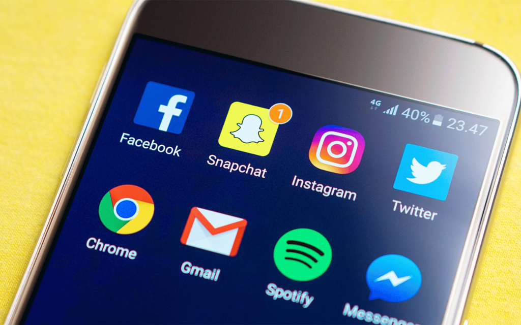 Social media apps (Snapchat)