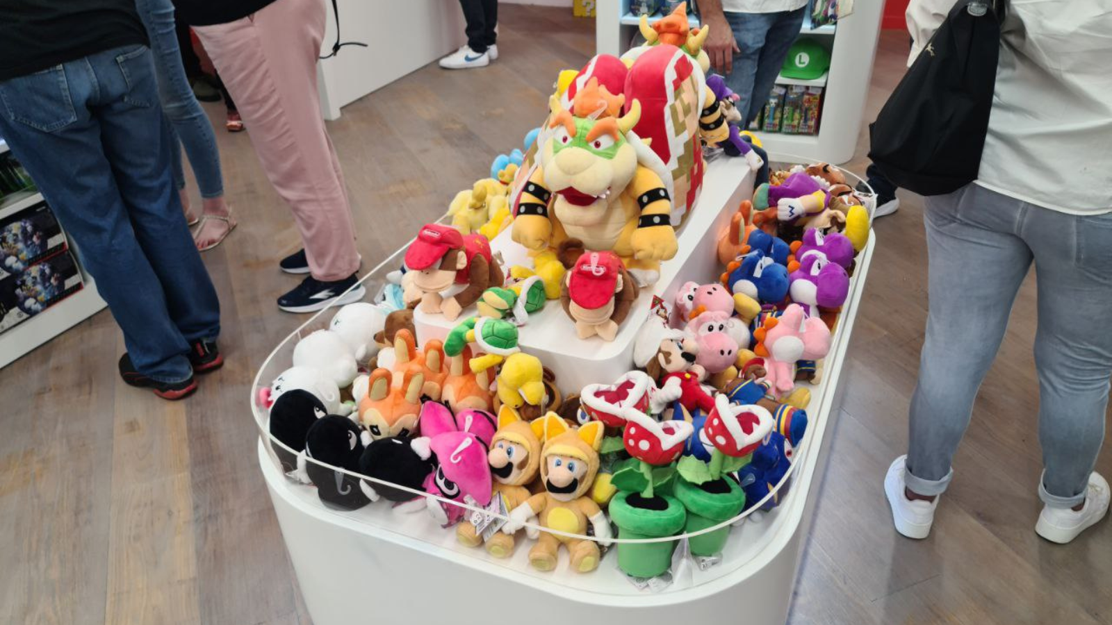 Nintendo Store - Plushies