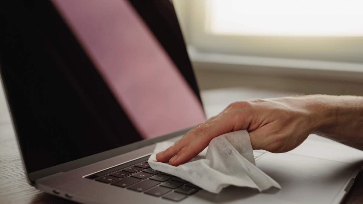 Here's how to keep your laptop (properly) clean - Stuff South Africa