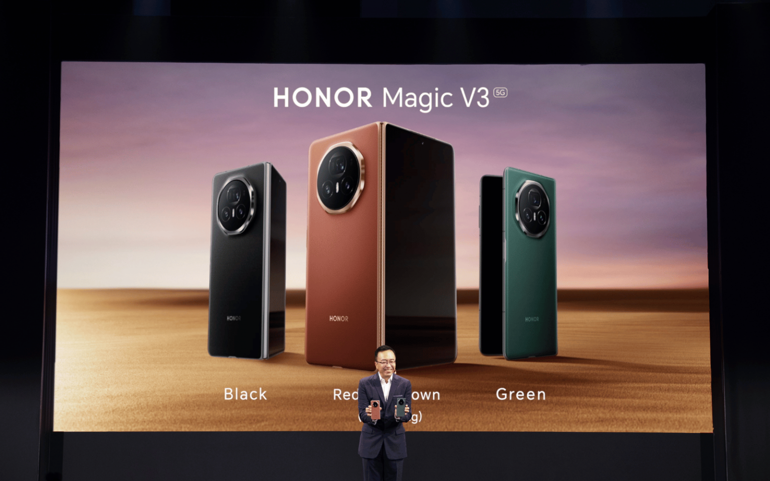 Honor CEO George Zhao with the new Magic V3