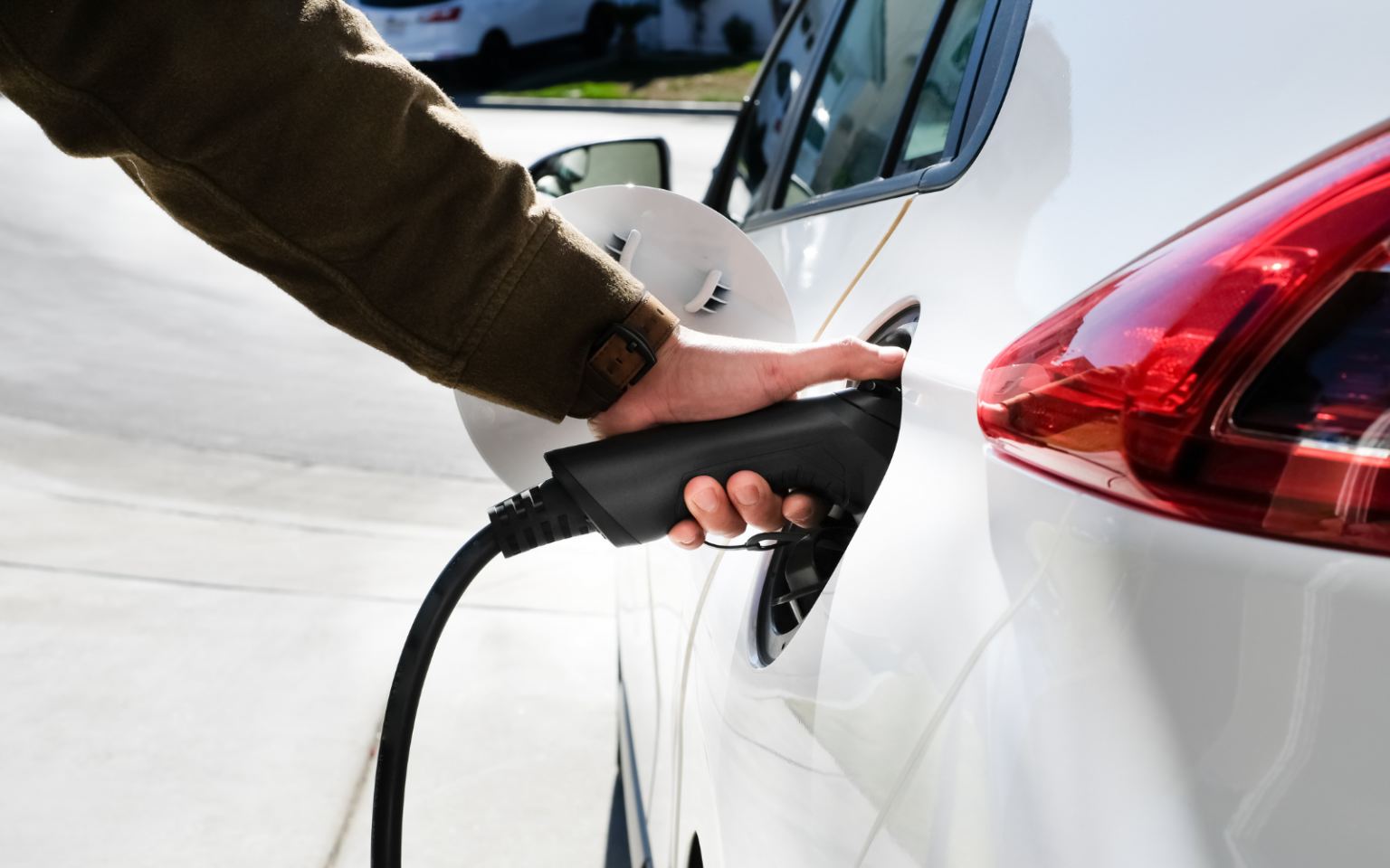 Electric vehicle batteries can last almost 40% longer in the real world than in lab tests EV electric charging header (1)