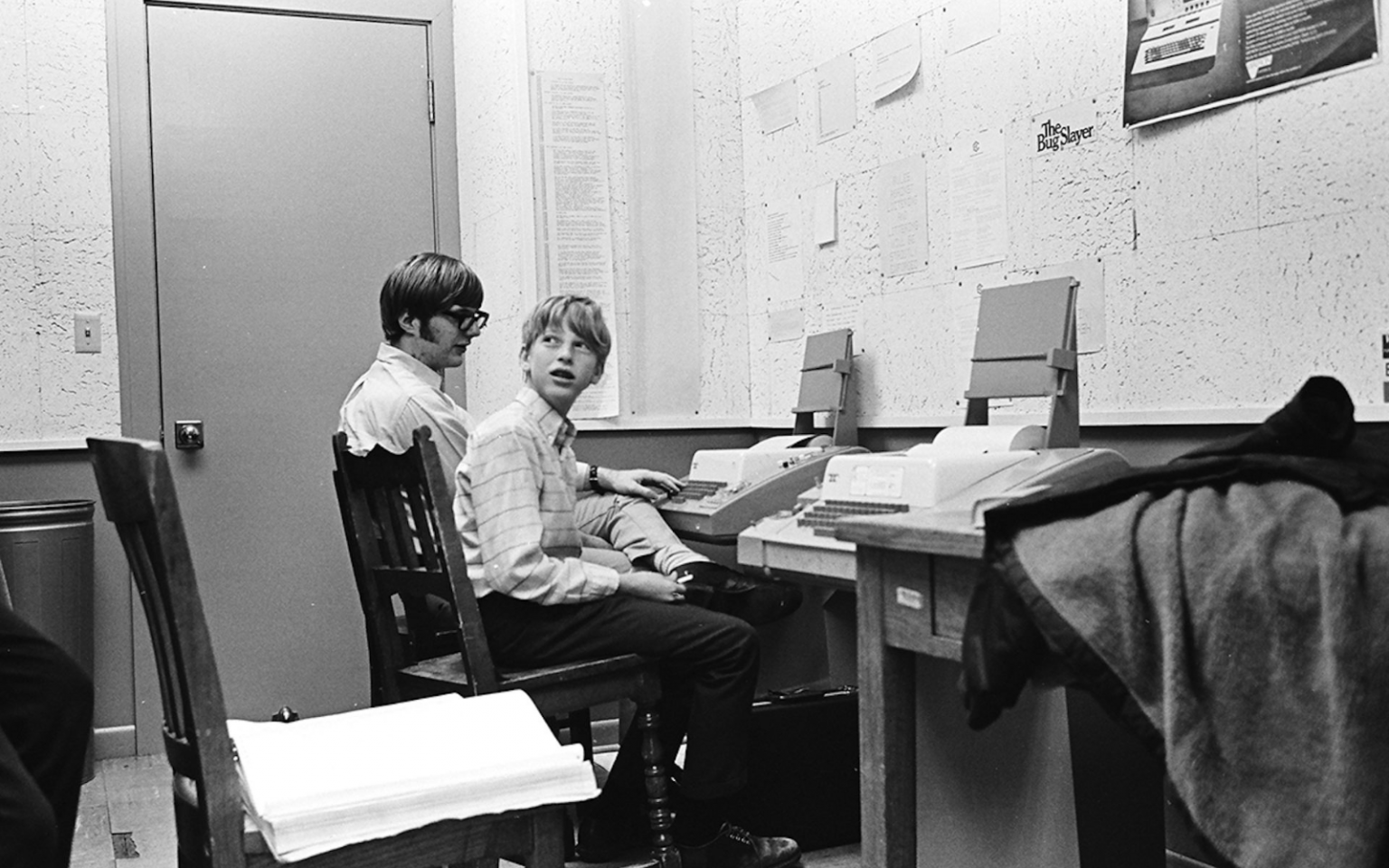 From IBM to OpenAI: 50 years of winning (and failed) strategies at Microsoft Paul Allen + Bill Gates (Microsoft)