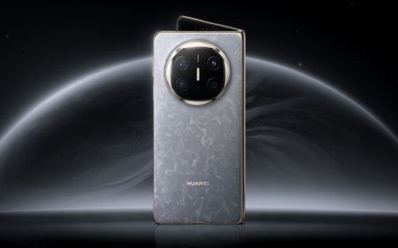 HUAWEI Mate X6 sets the pace for the next generation of foldables Huawei Mate X6 in Silver