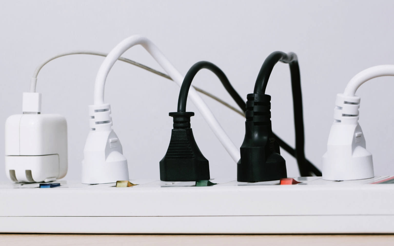 Plugs devices Header