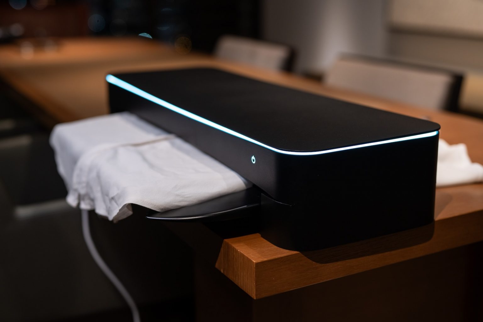 Einsen hopes to automate ironing for you (but it’ll cost 35 grand for the pleasure) Einsen Main