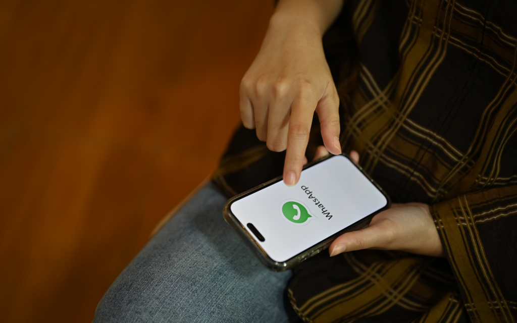 Basic WhatsApp header