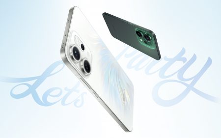 OPPO Reno14 5G in White and Green