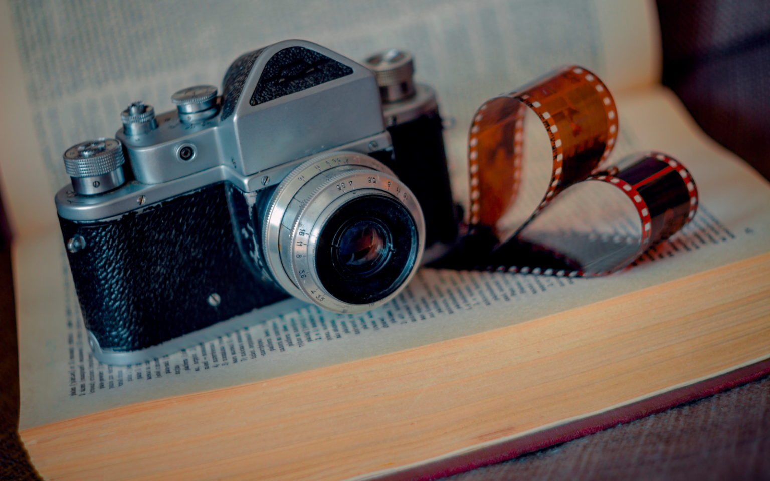 Film camera (smartphones) header