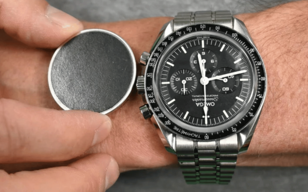 Heir is how to turn most wristwatches into a smartwatch The Heir Ganance