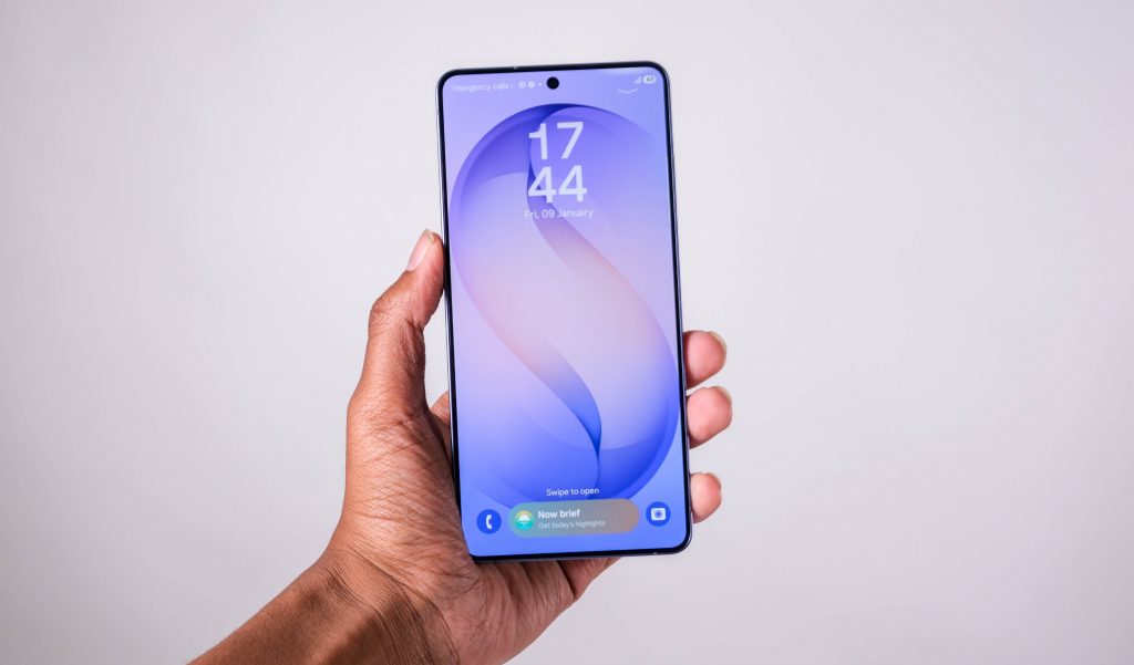 Samsung’s flagship Galaxy devices could finally get a proper battery upgrade next year