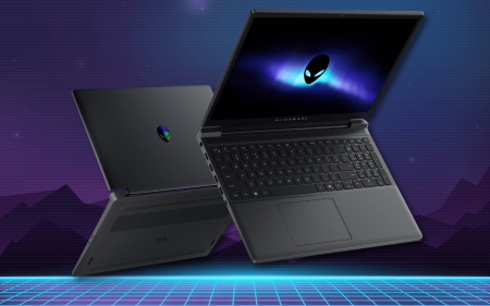 Alienware 15, front and back views