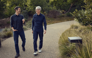 Apple's incoming CEO John Ternus (right), with outgoing CEO Tim Cook (left)