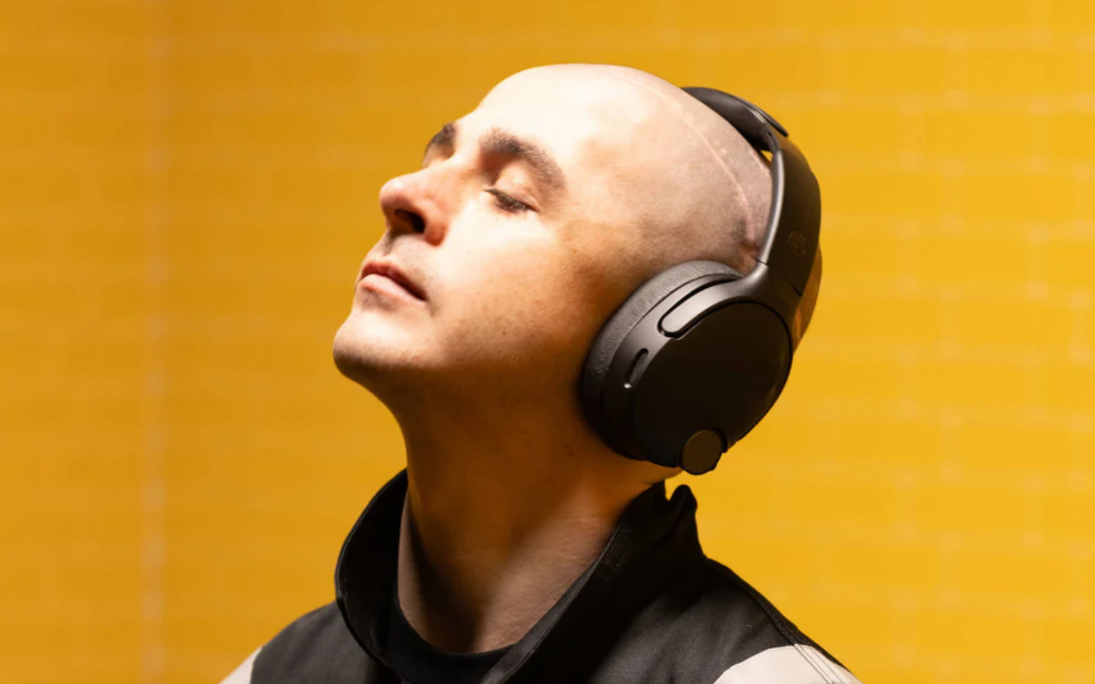 Skullcandy’s latest headphones have a serious crush on Bose’s sound