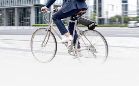 Asus’ Oxiis booster gives ordinary bicycles an electric kick Asus Oxiis e-bike header