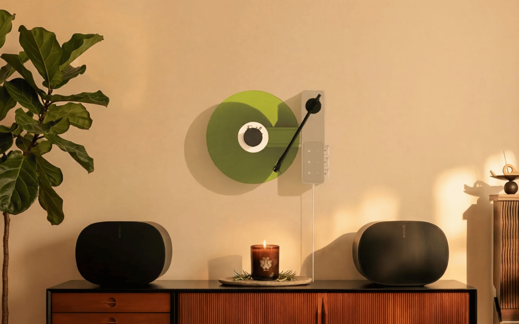 Ruka’s R23,000 TD-1 vertical turntable wants to let you show off your vinyl picture discs Ruka Studios TD-1