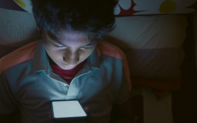 Child smartphone (Meta) header