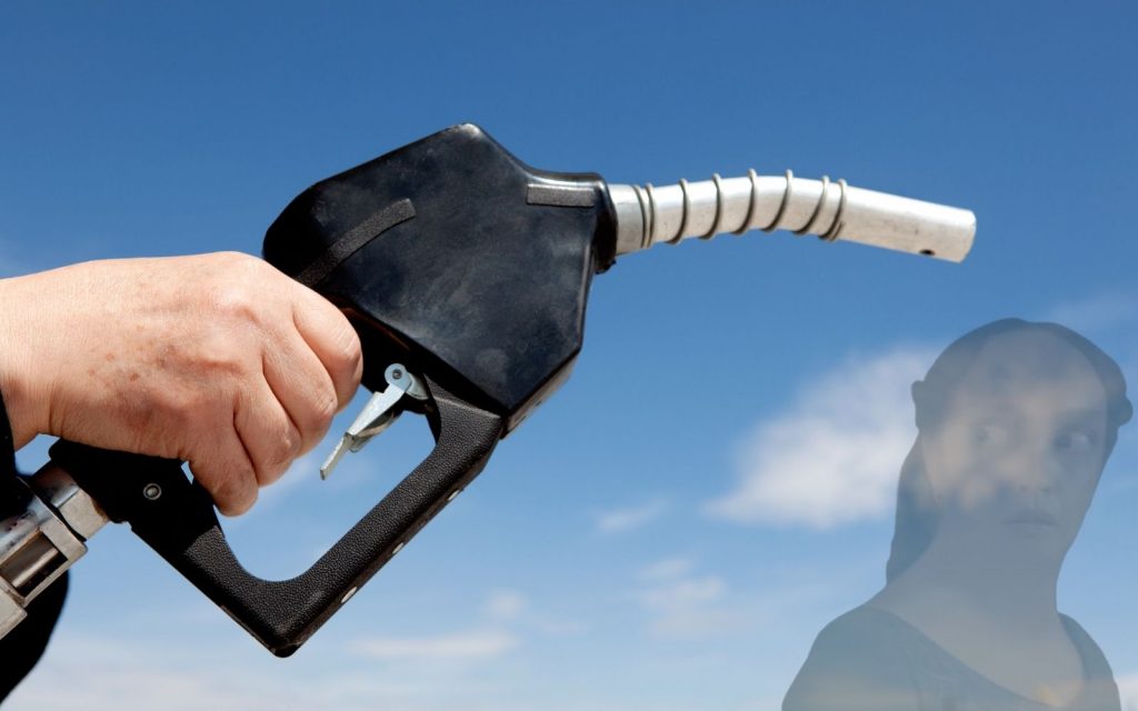 R2/l+ petrol price hike predicted for October, potentially breaking records Petrol price Alicent Hightower header