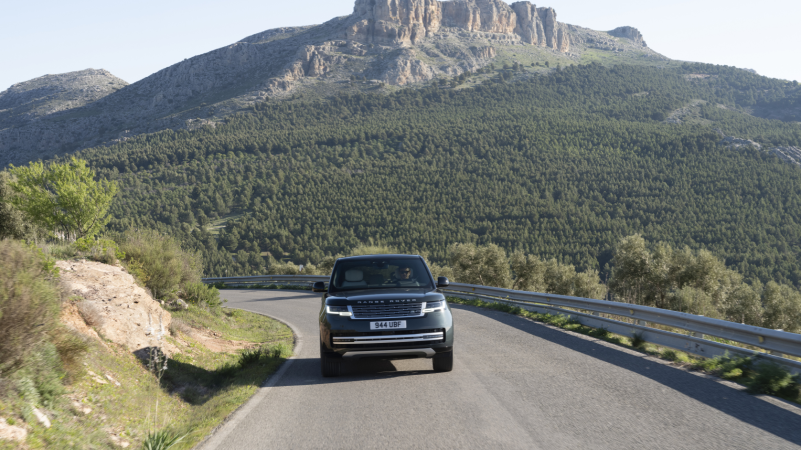 Range Rover Electric intext 1